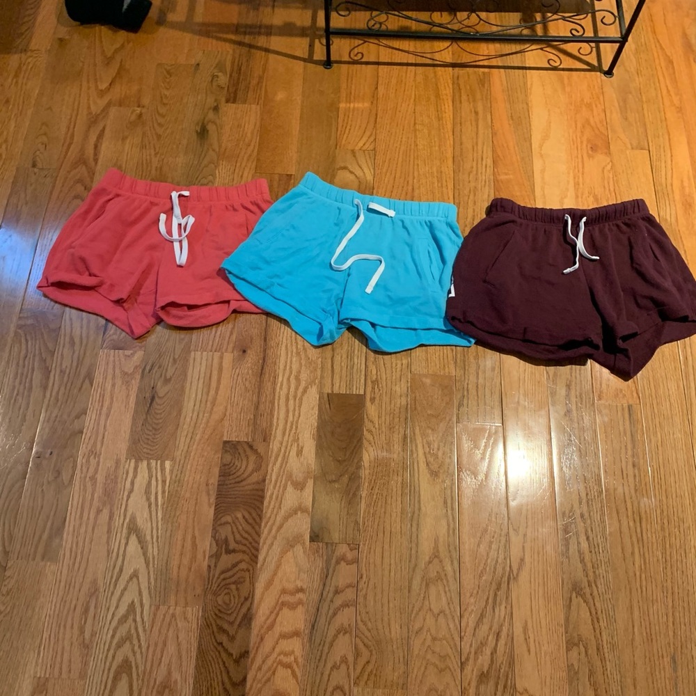 Woman’s pink bundle shorts